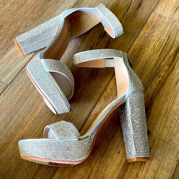 Windsor Shoes - WINDSOR Yula Bling Platform Heels Silver Size 9 Brand New with Box